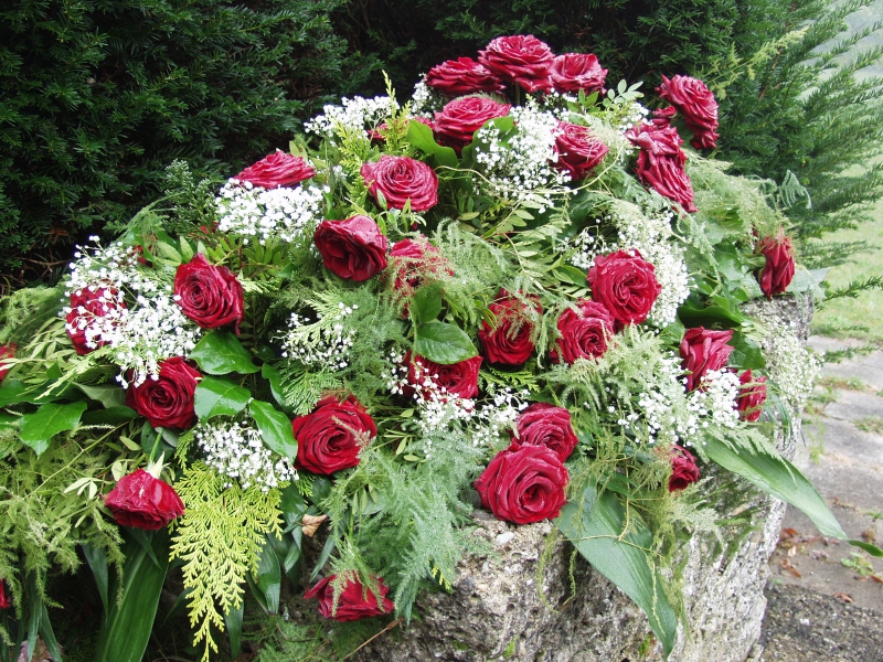 funeraire-LA ROCHETTE-min_roses-61203